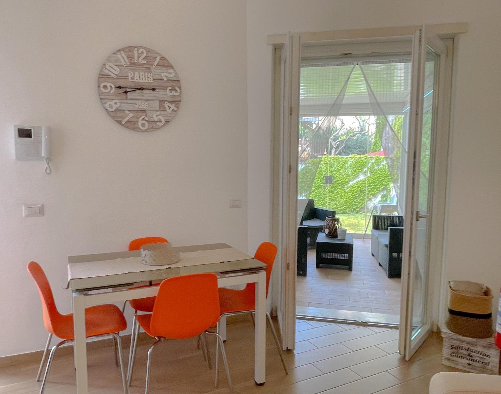 The Shabby House - Charming Seaside Retreat In Central Anzio, Steps From Beach And Train Station 외부 사진