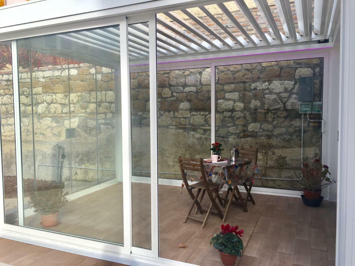 The Shabby House - Charming Seaside Retreat In Central Anzio, Steps From Beach And Train Station 외부 사진
