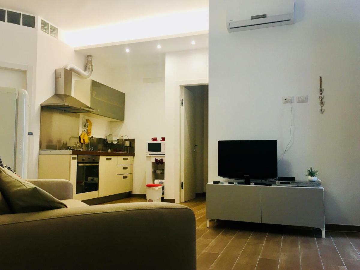 The Shabby House - Charming Seaside Retreat In Central Anzio, Steps From Beach And Train Station 외부 사진