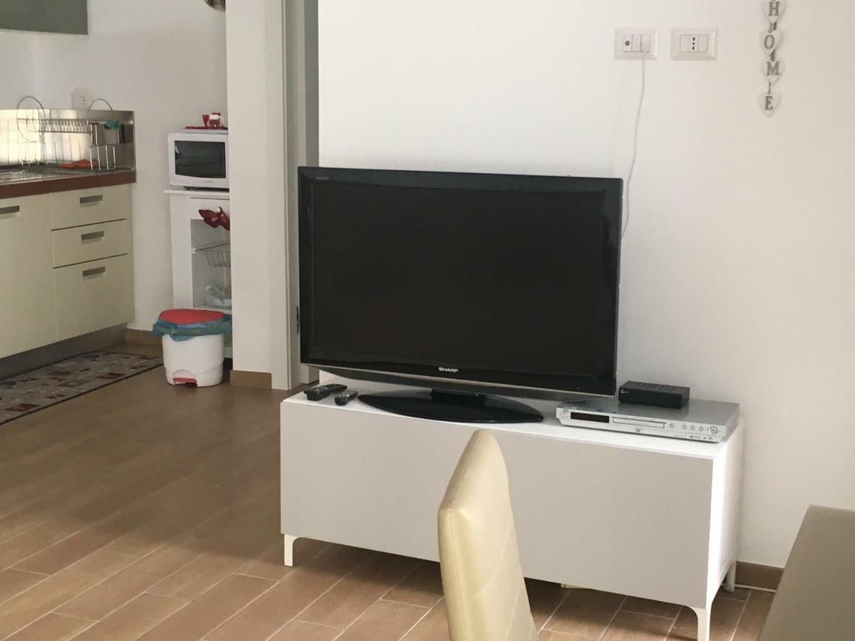 The Shabby House - Charming Seaside Retreat In Central Anzio, Steps From Beach And Train Station 외부 사진
